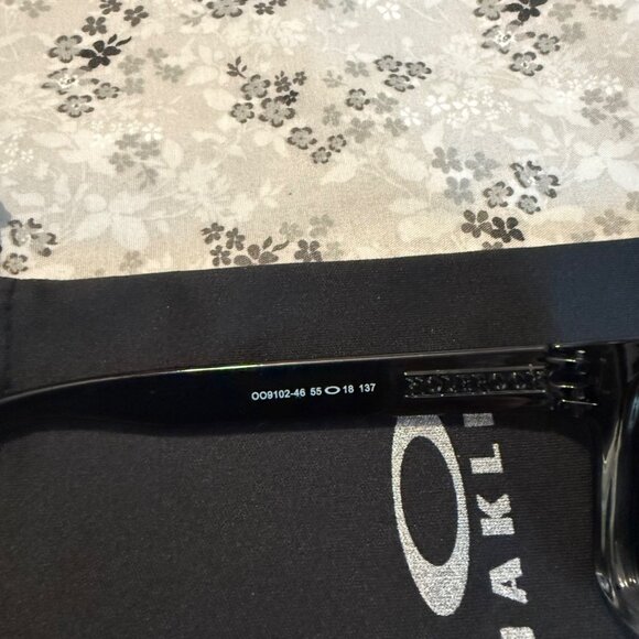 Oakley Sunglasses Holbrook Polished Two Tone frame  Prizm Polarized 9102 - Picture 6 of 11